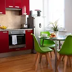 Apartment 2, Opera House