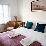 Apartment 2, Opera House